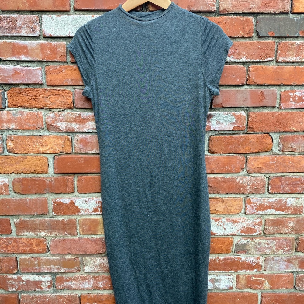 Fitted grey knit midi dress
